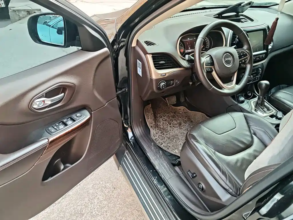 Jeep Cherokee (Import) 2015 2014 2.4L Luxury