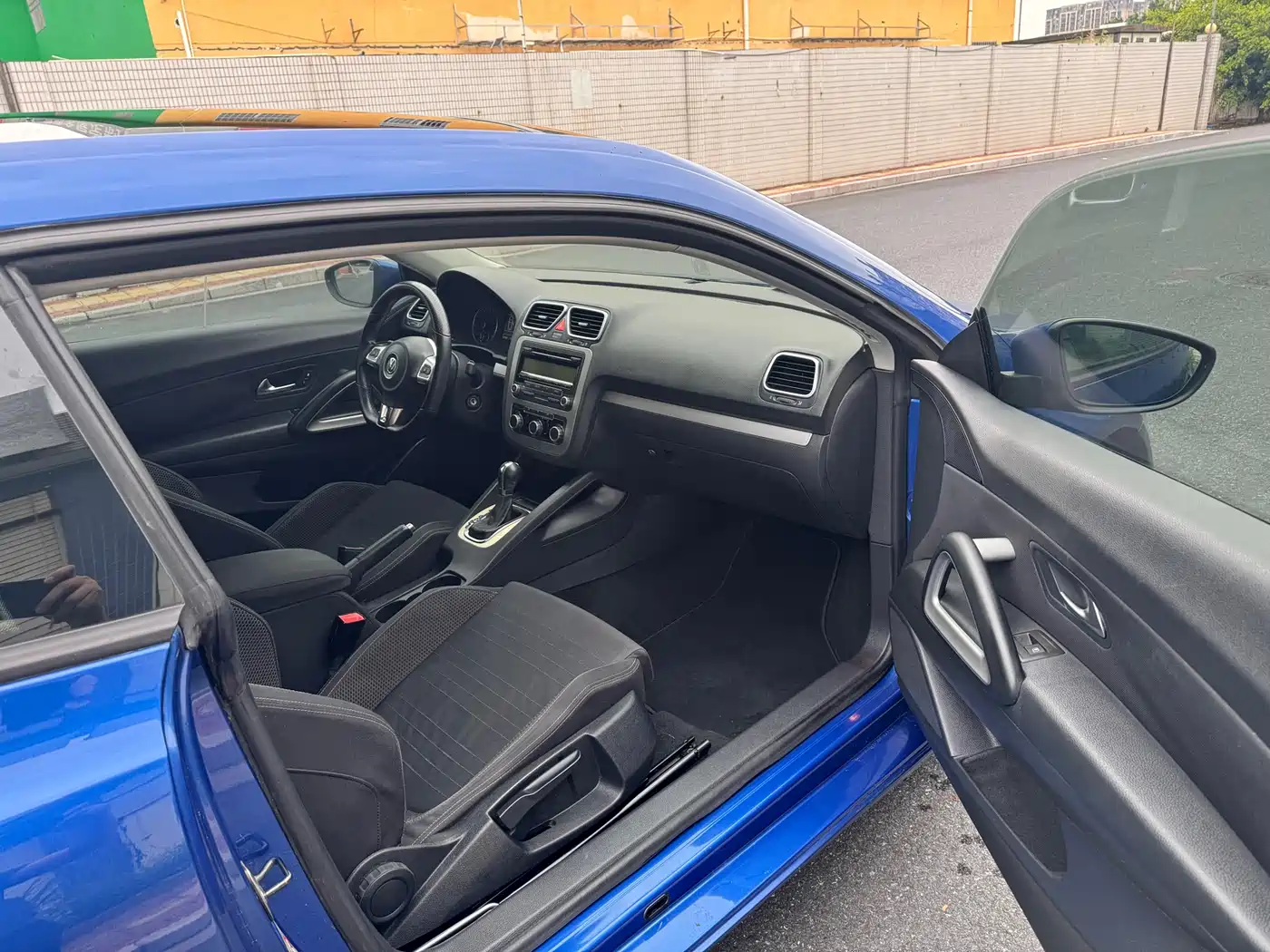 Volkswagen Scirocco 2009 1.4TSI Luxury Edition фото 8