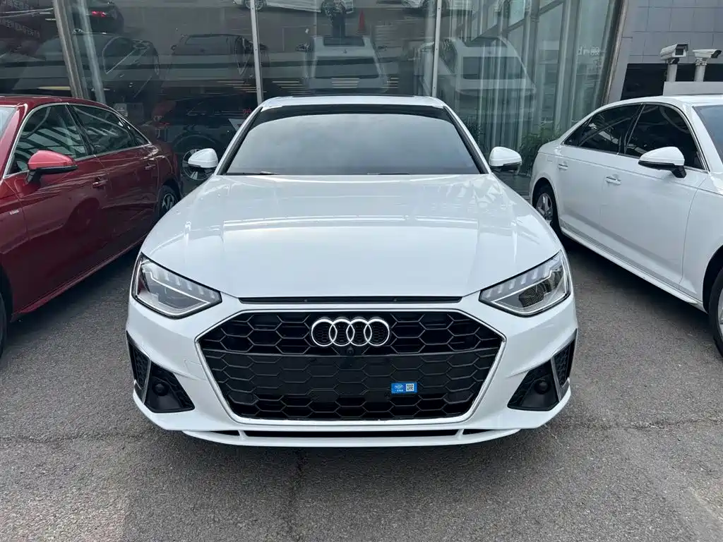 Audi A4L 2025 2 Million Celebration Edition 40 TFSI Fashion Dynamic фото 2