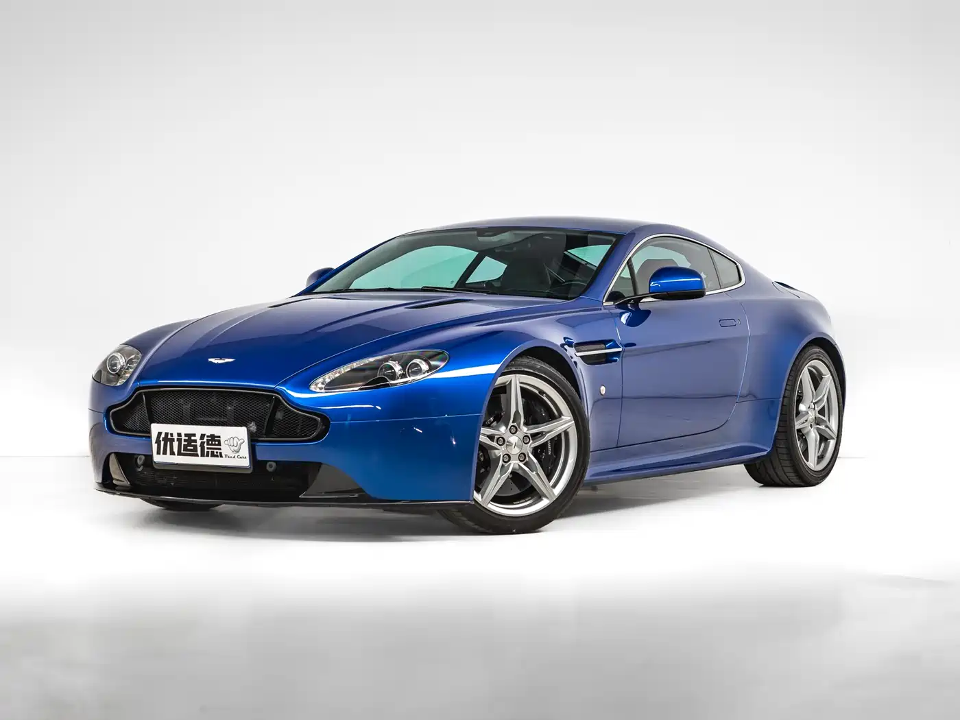 Aston Martin V8 Vantage 2018 2016 4.7L Coupe