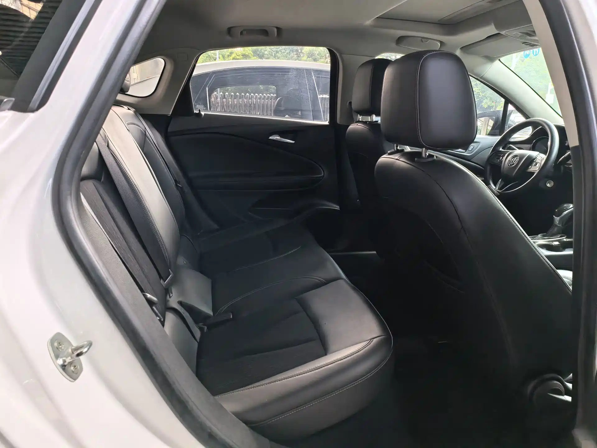 Photo 5 - Buick Verano