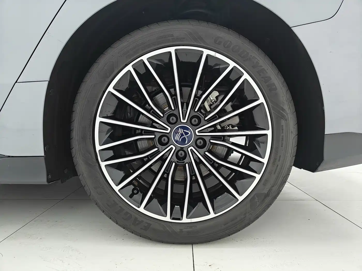 BYD Han 2024 Model DM-i Glory Edition 121KM Premium Type фото 10