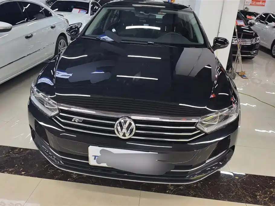 Volkswagen Magotan 2017 330TSI DSG Luxury фото 2