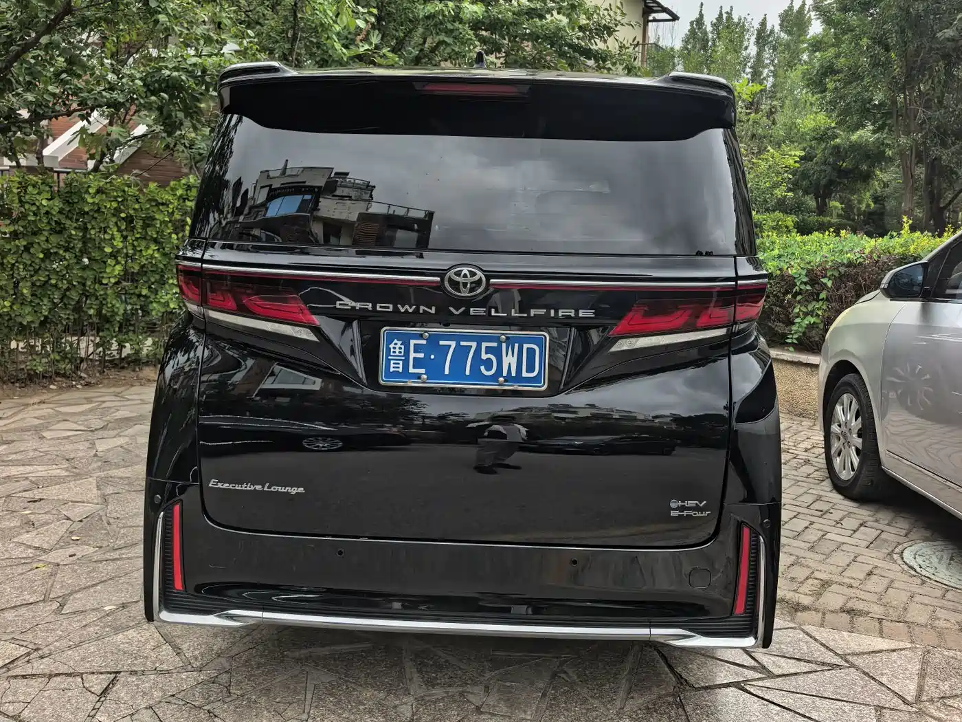 Toyota Vellfire 2025 2024 Crown Hybrid 2.5L Premium Edition