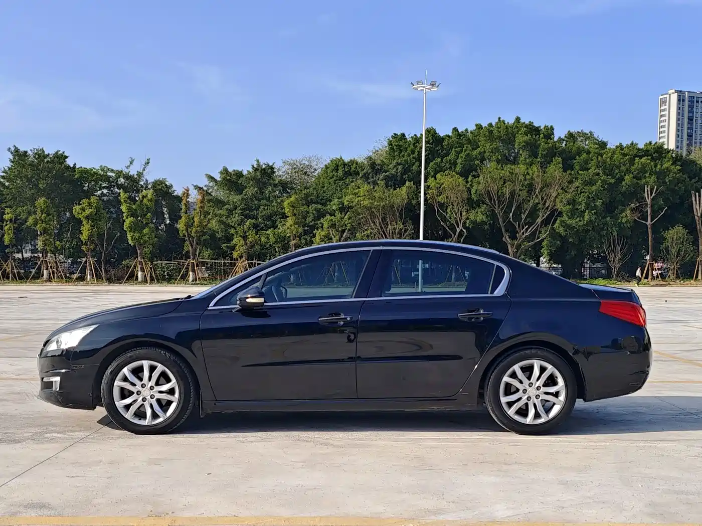 Peugeot 508 2012 2.3L Automatic Smart Edition фото 2