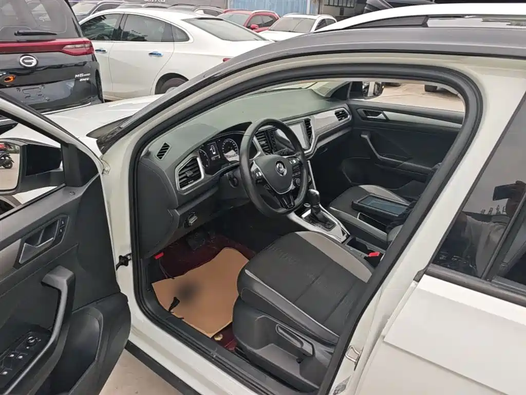 Volkswagen T-ROC 2018 230TSI DSG 2WD Progressive China VI фото 16