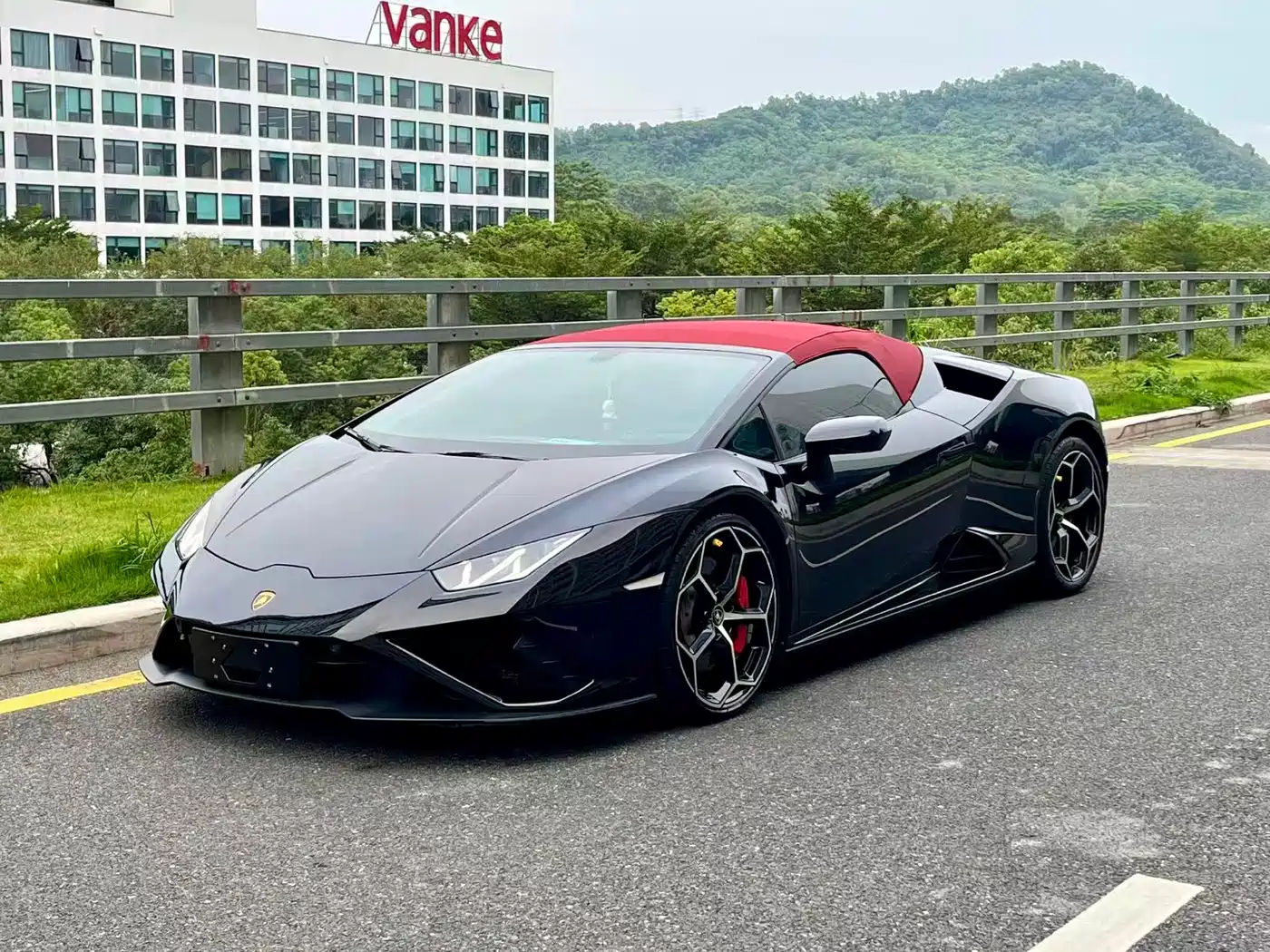 LAMBORGHINI HURACÁN