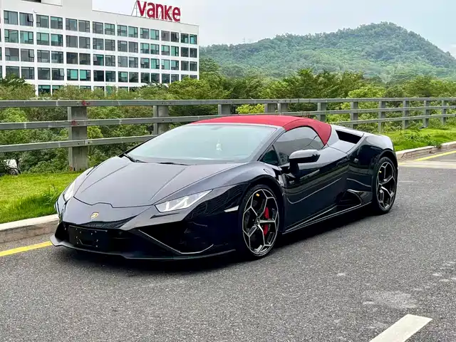 LAMBORGHINI HURACÁN