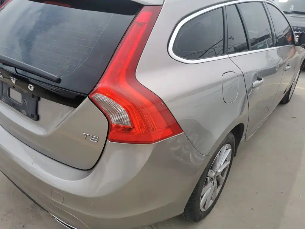 Volvo V60 2015 2015 T5 Momentum