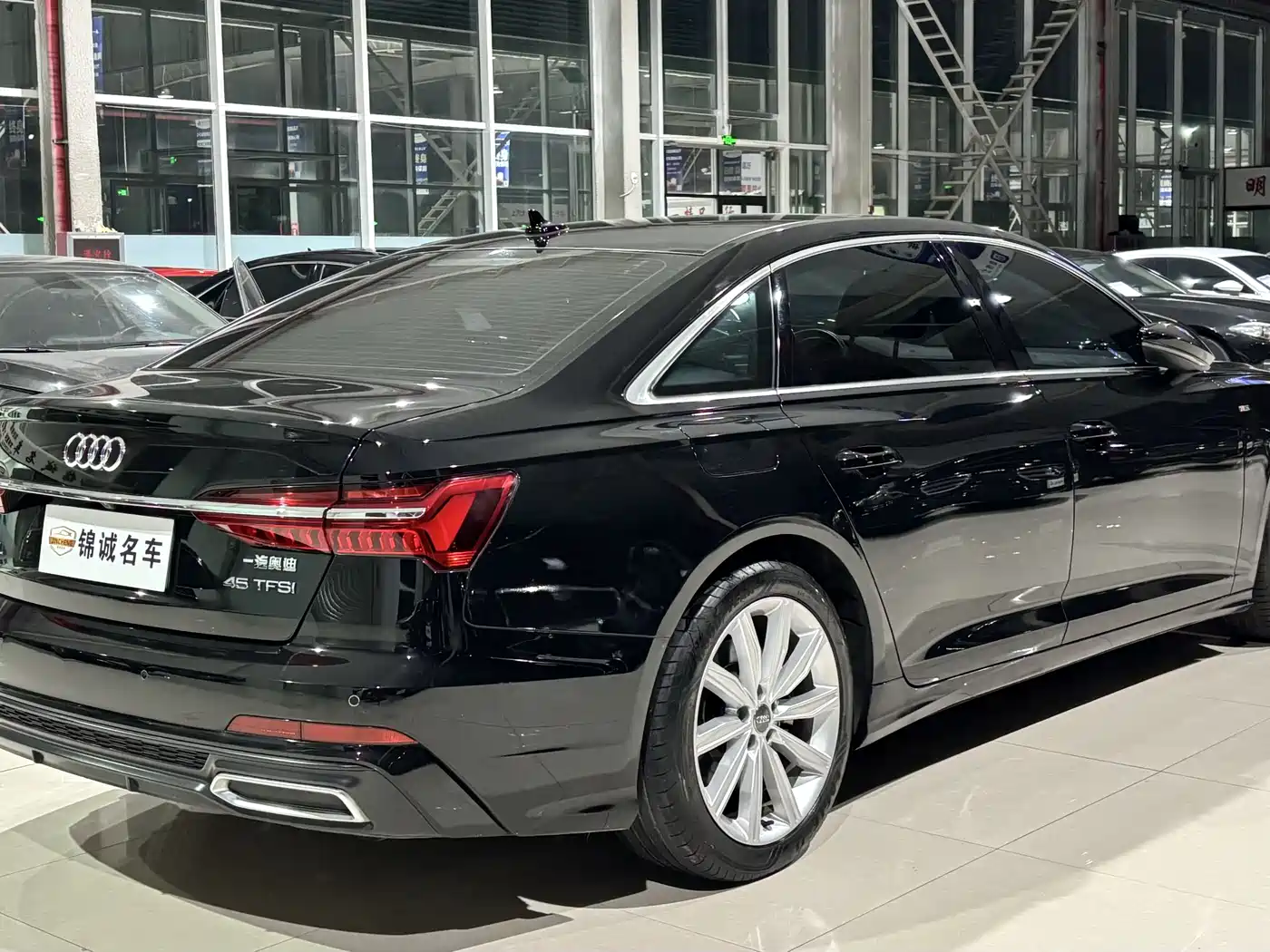 Audi A6L 2021 45 TFSI Exclusive Sport фото 4