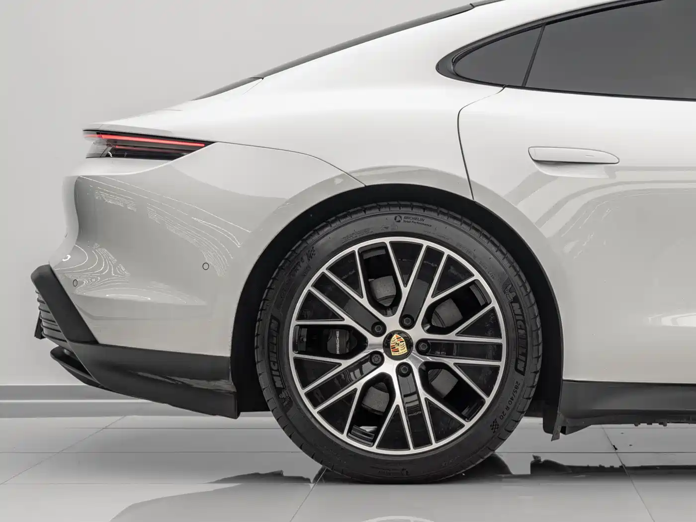 Porsche Taycan 2026 2025 Taycan