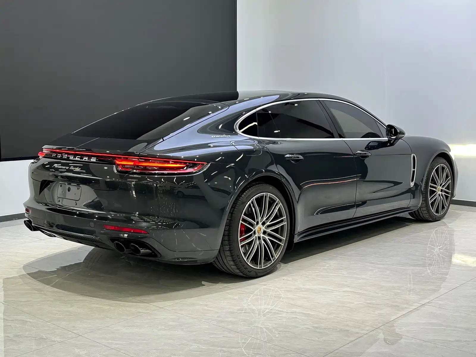 صورة 6 - Porsche Panamera
