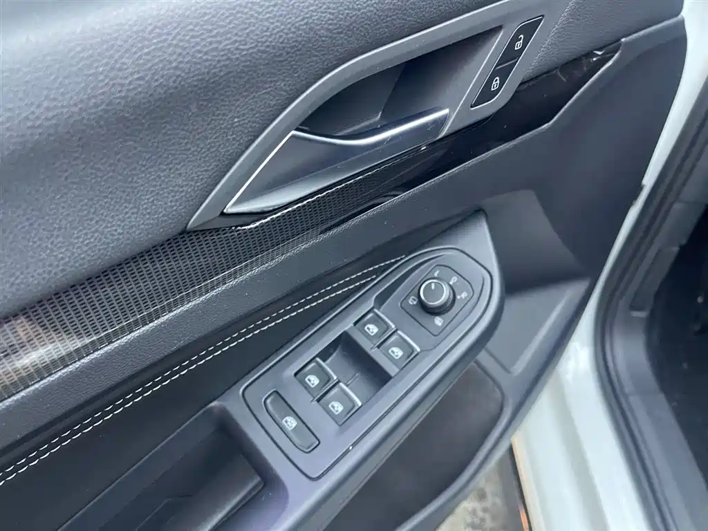 Volkswagen Golf 2021 280TSI DSG R-Line фото 18