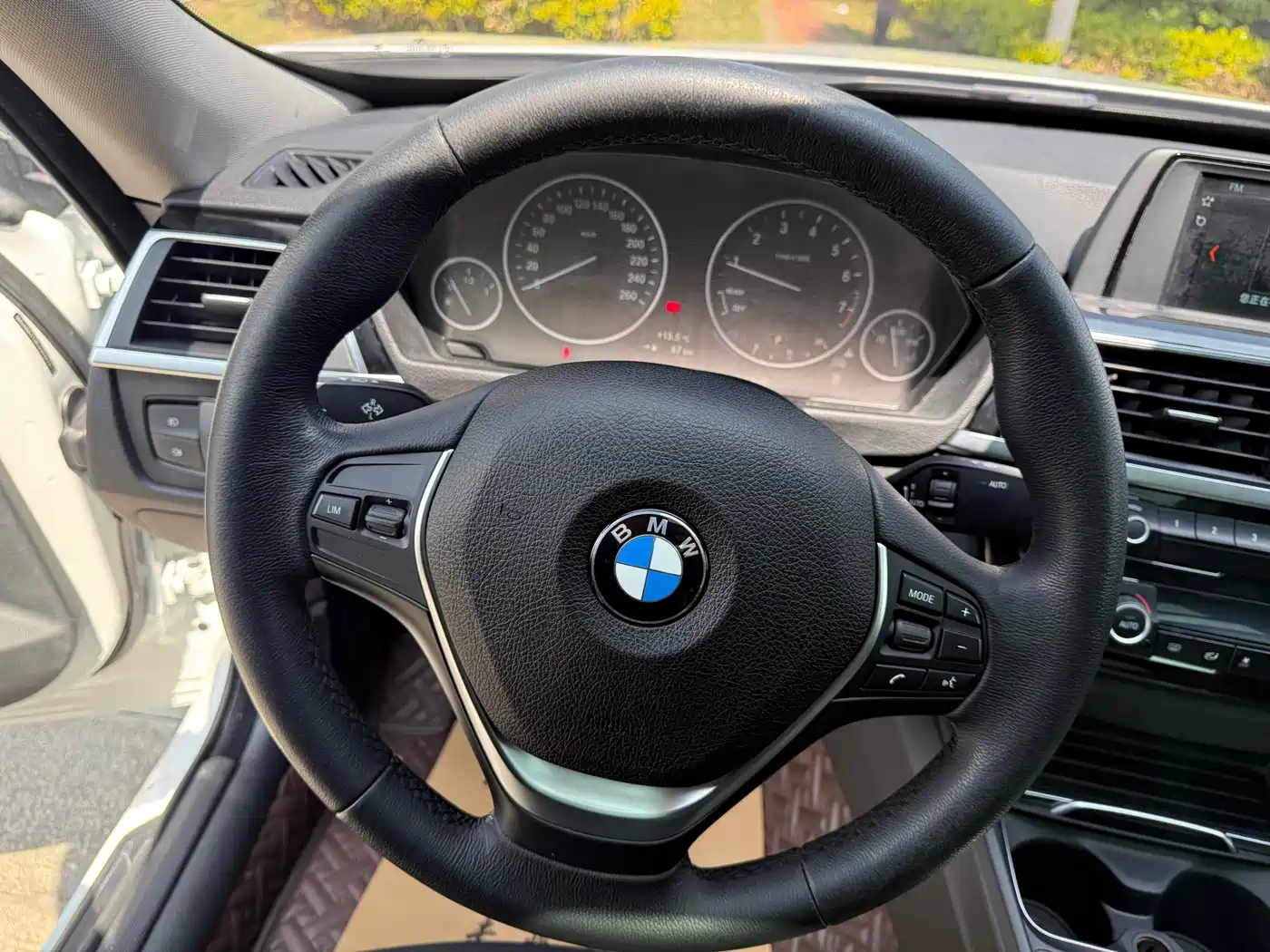 BMW 3 Series GT 2017 320i Fashion фото 23