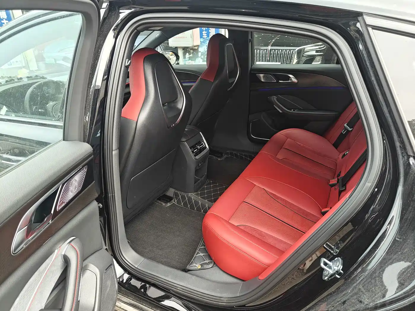 Hongqi H6 2025 2025 Model 2.0T Fashion Edition