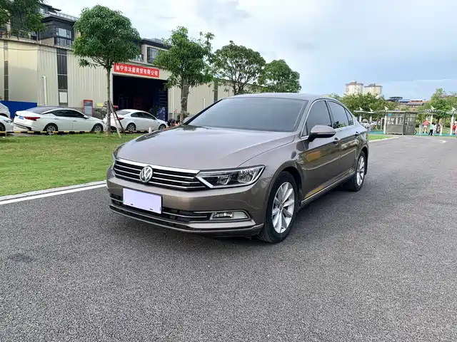 Volkswagen Magotan 2018 330TSI DSG Leading — фото 1