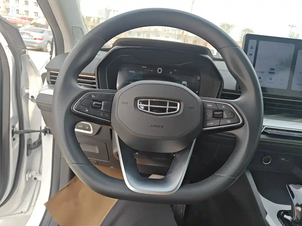 صورة 11 - Geely Emgrand L HiP