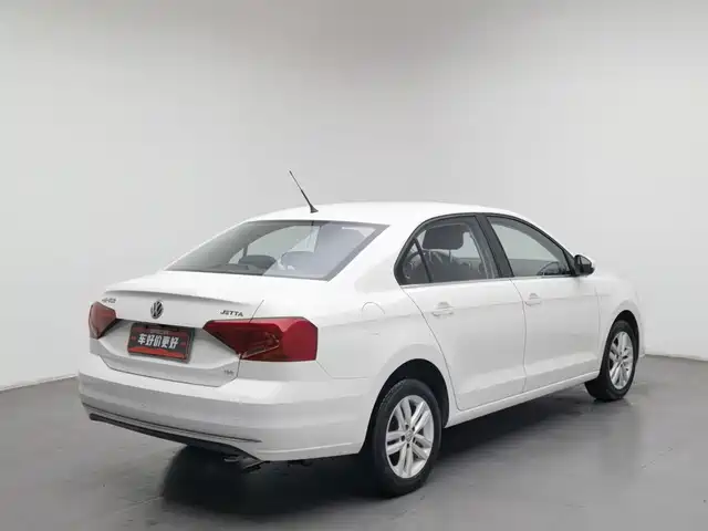 Volkswagen Jetta 2017 1.5L Manual Comfort — фото 2