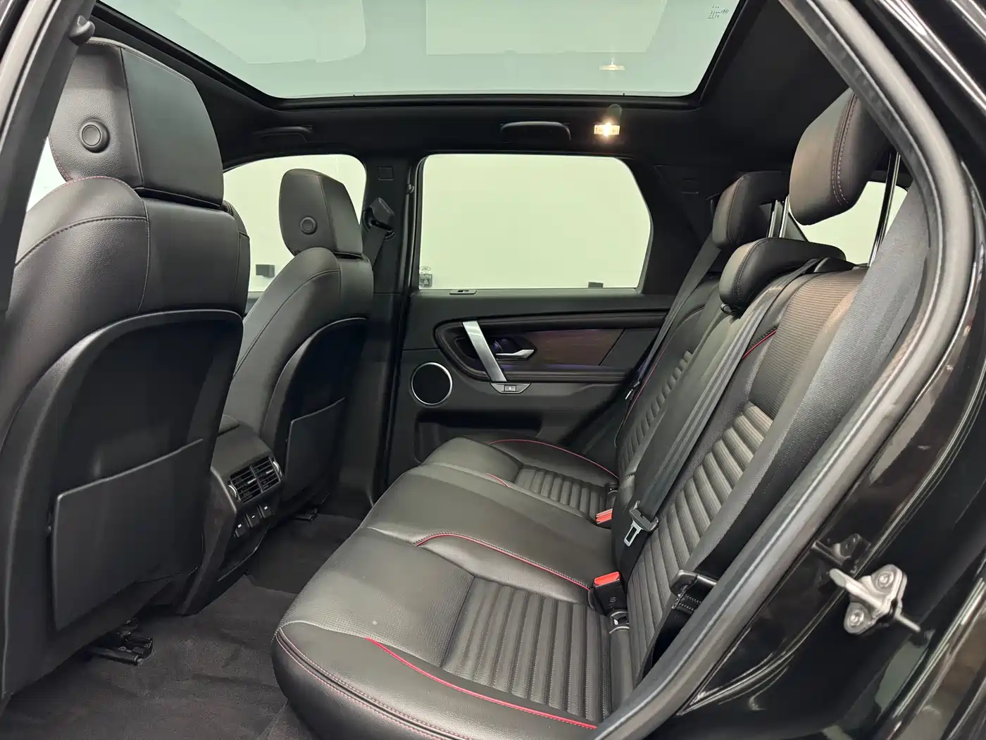 Land Rover Discovery Sport 2023 249PS R-Dynamic S Performance Version фото 6