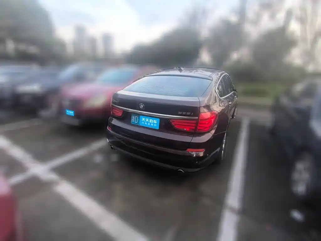 صورة 2 - BMW 5 Series GT