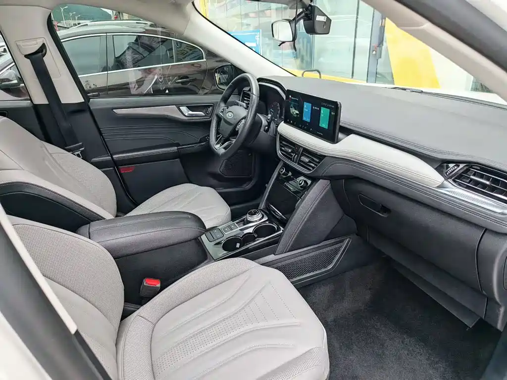 Ford Escape 2023 2020 EcoBoost 245 2WD Premium Edition