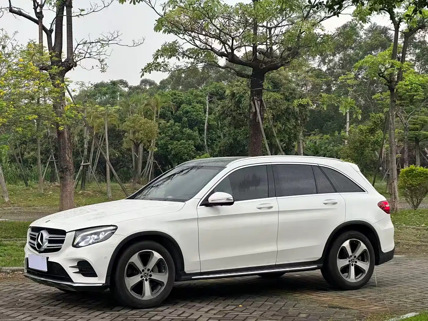 Mercedes-Benz GLC 2017 GLC 260 4MATIC Luxury