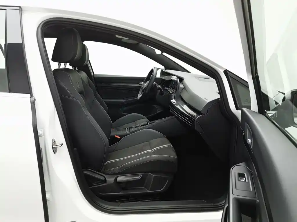 Photo 23 - Volkswagen Golf