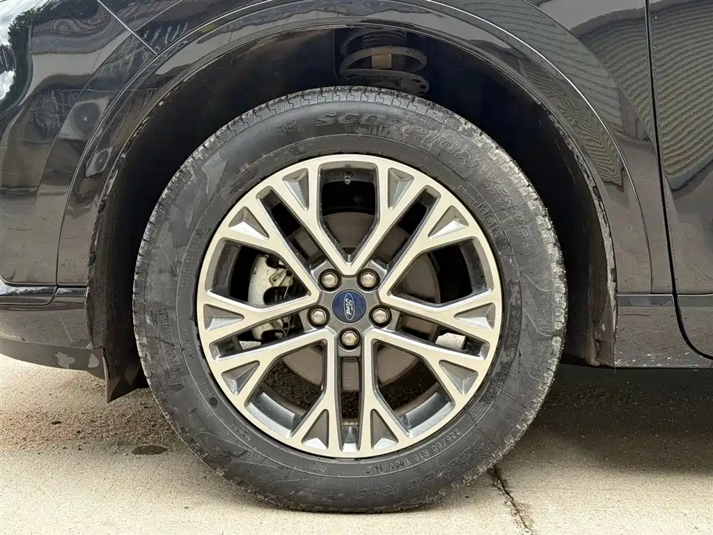 FORD RUIJI