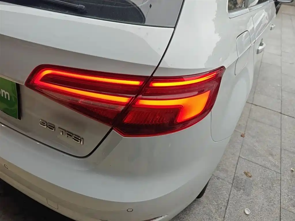 Audi A3 2017 Sportback 35 TFSI Progressive фото 8