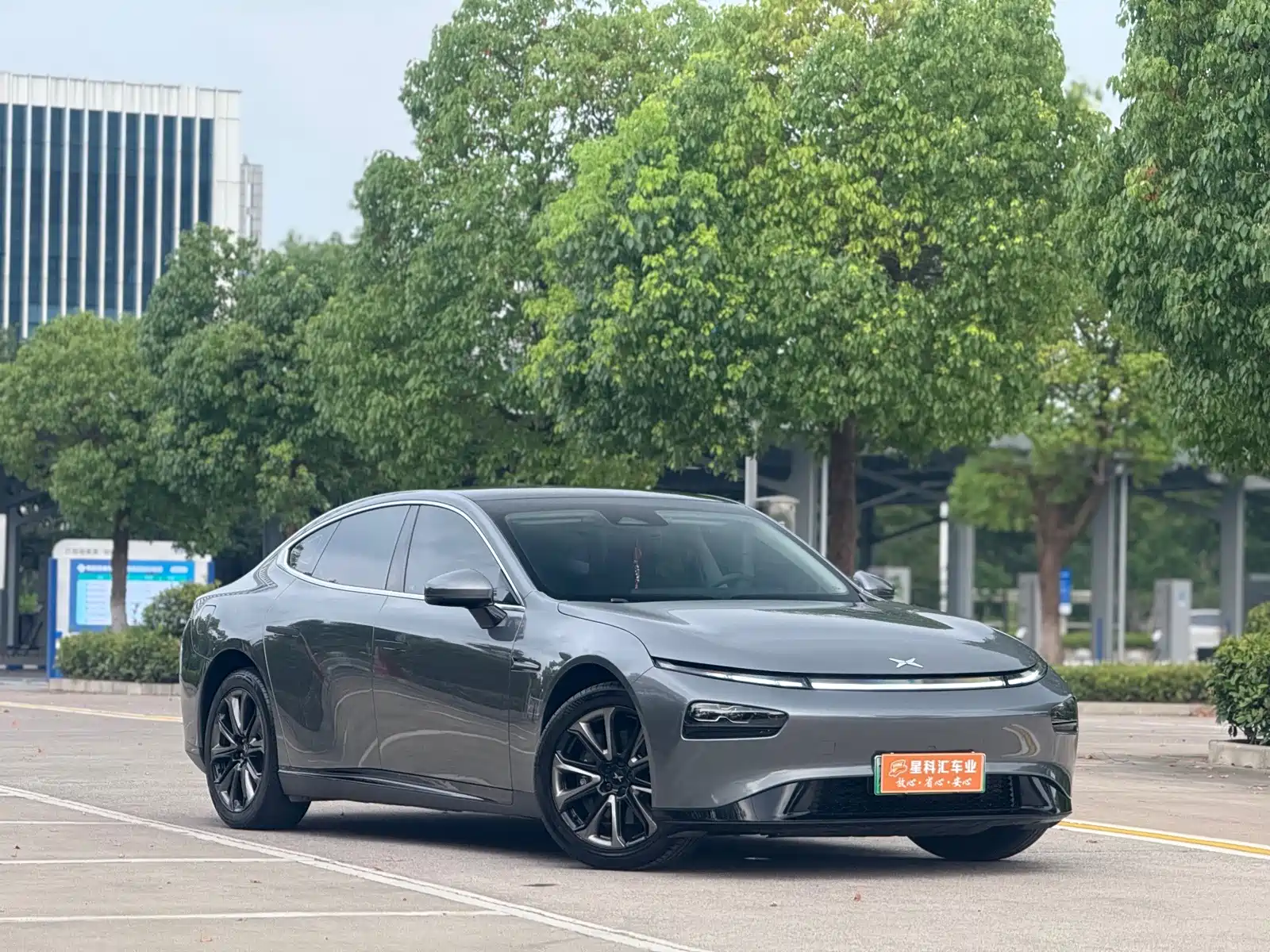 Фото 3 - XPeng P7