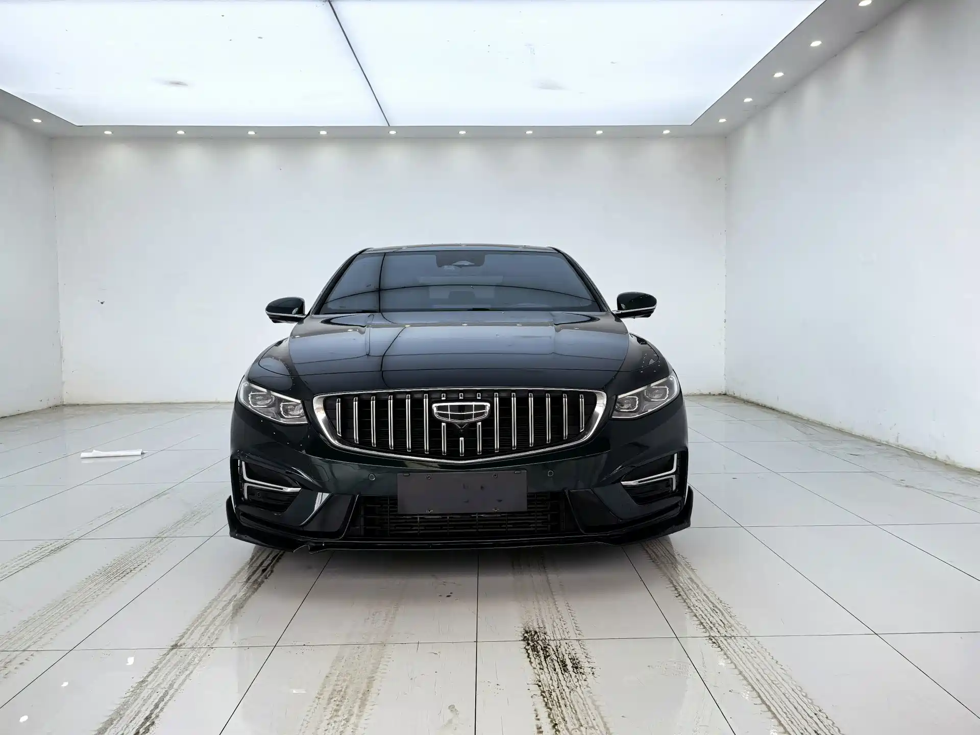 Фото 2 - Geely Preface