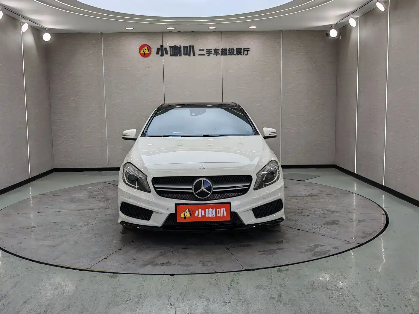 Mercedes-Benz A-Class AMG (Import) 2014 AMG A 45 4MATIC фото 2