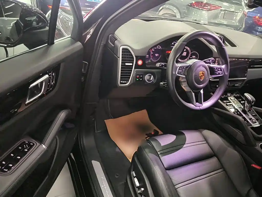 PORSCHE CAYENNE