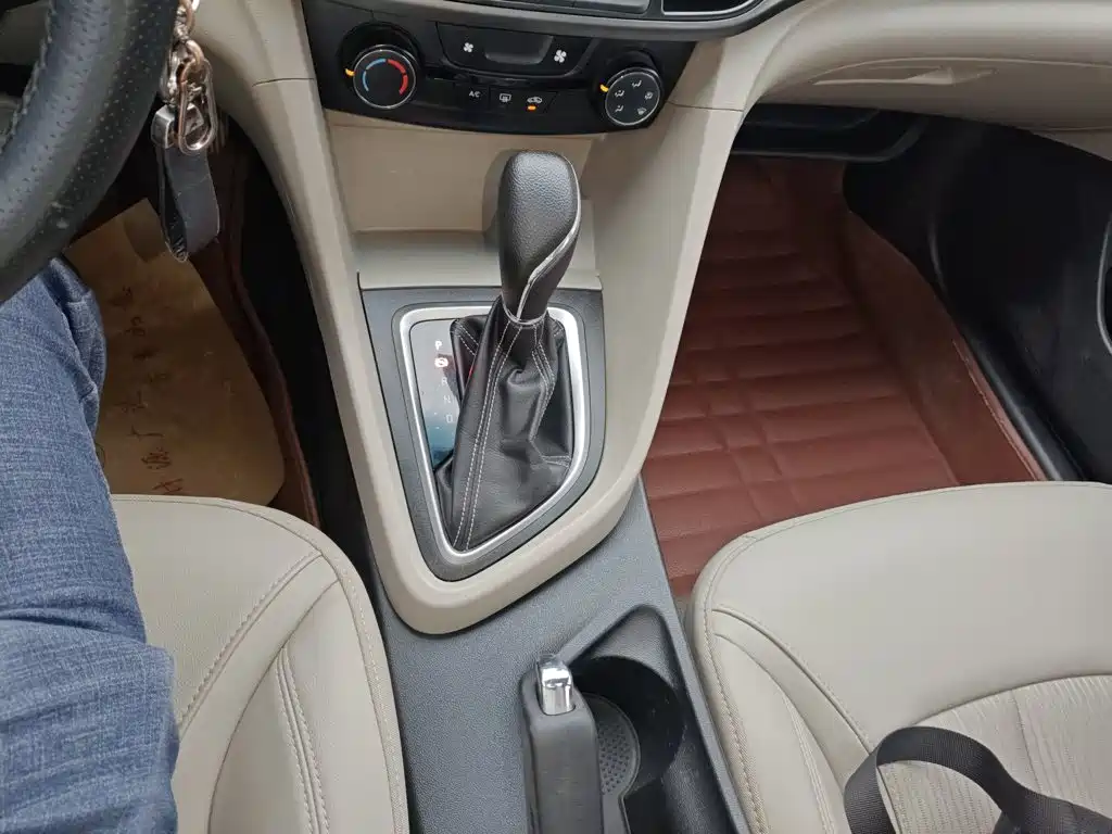 Фото 14 - Buick Excelle