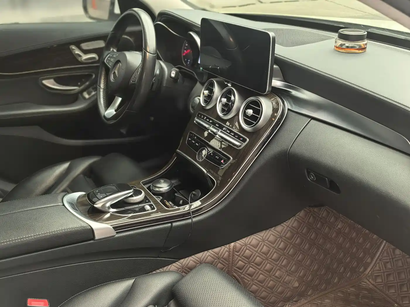 Mercedes-Benz C-Class 2015 Facelift C 200 L фото 5