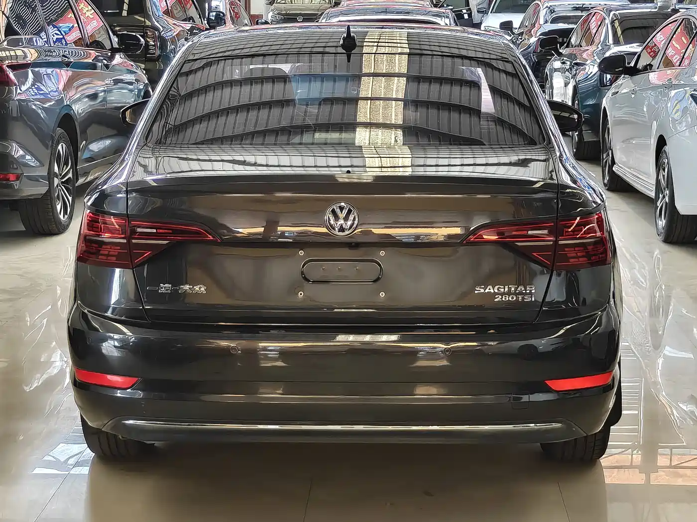 VOLKSWAGEN SAGITAR