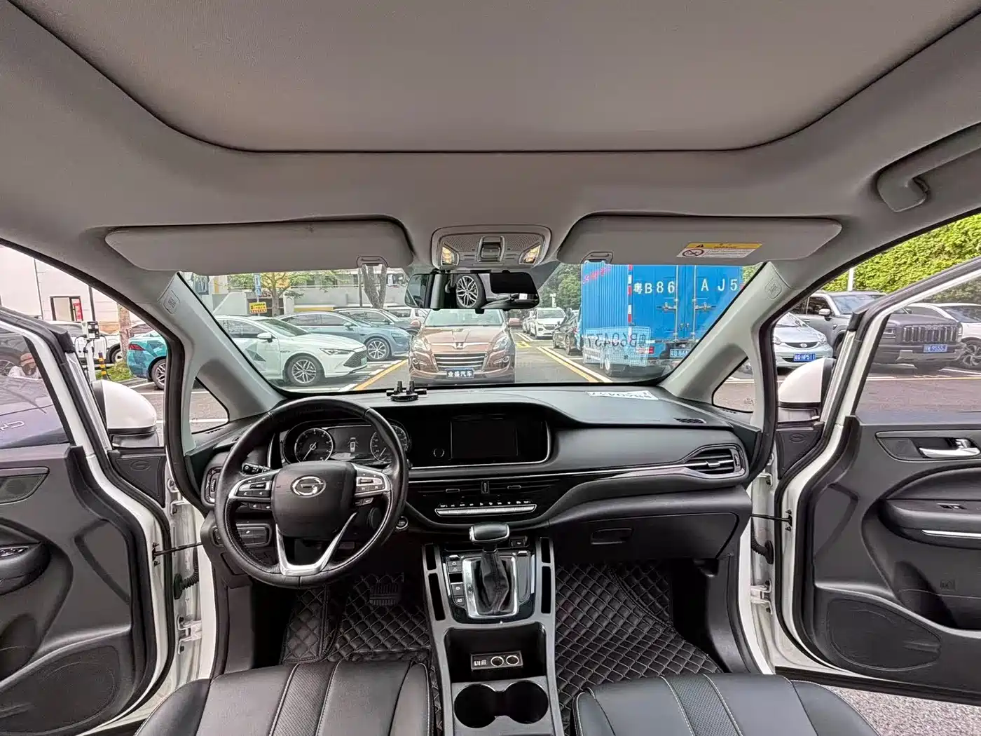 GAC Trumpchi Trumpchi M6 2019 270T Automatic Premium Edition (7-Seater) China V фото 15