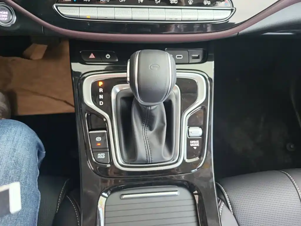 GAC Trumpchi Trumpchi M6 2026 2023 PRO 270T DCT Luxury Edition