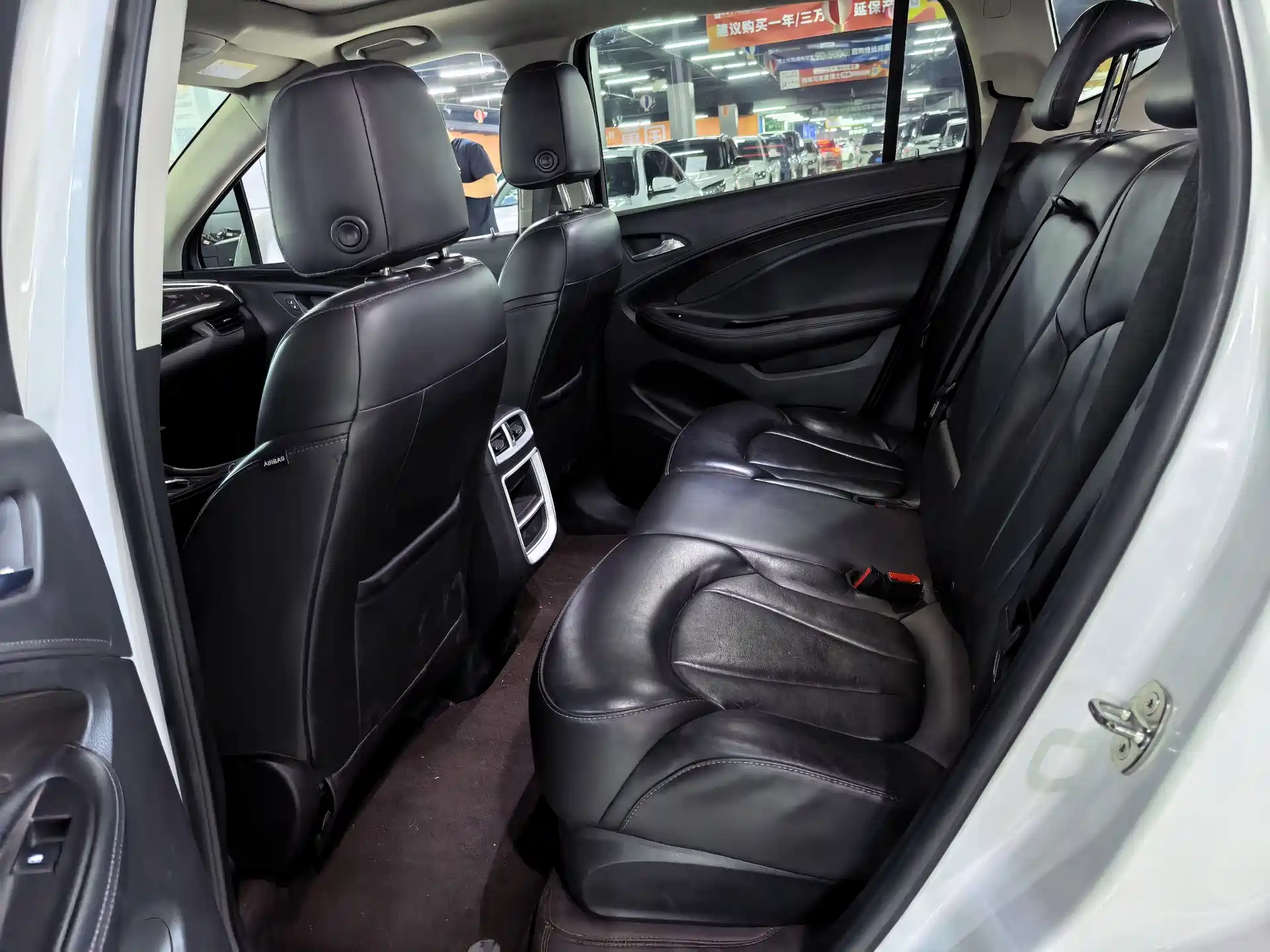 Photo 4 - Buick Envision Plus