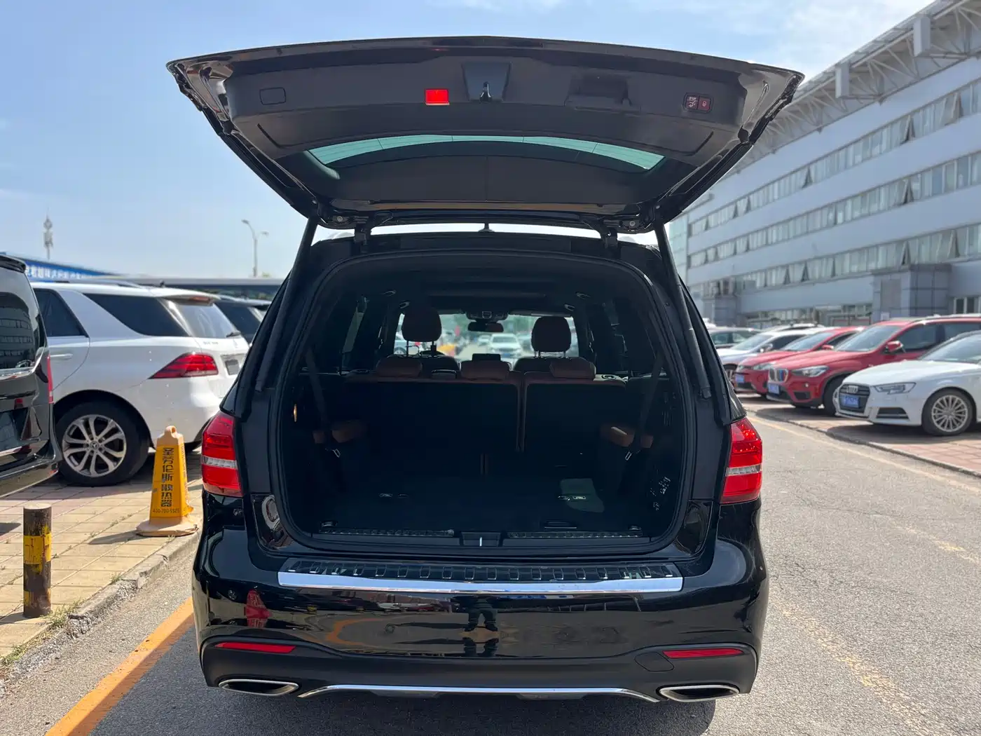 Mercedes-Benz GLS 2018 Facelift GLS 400 4MATIC Luxury фото 28