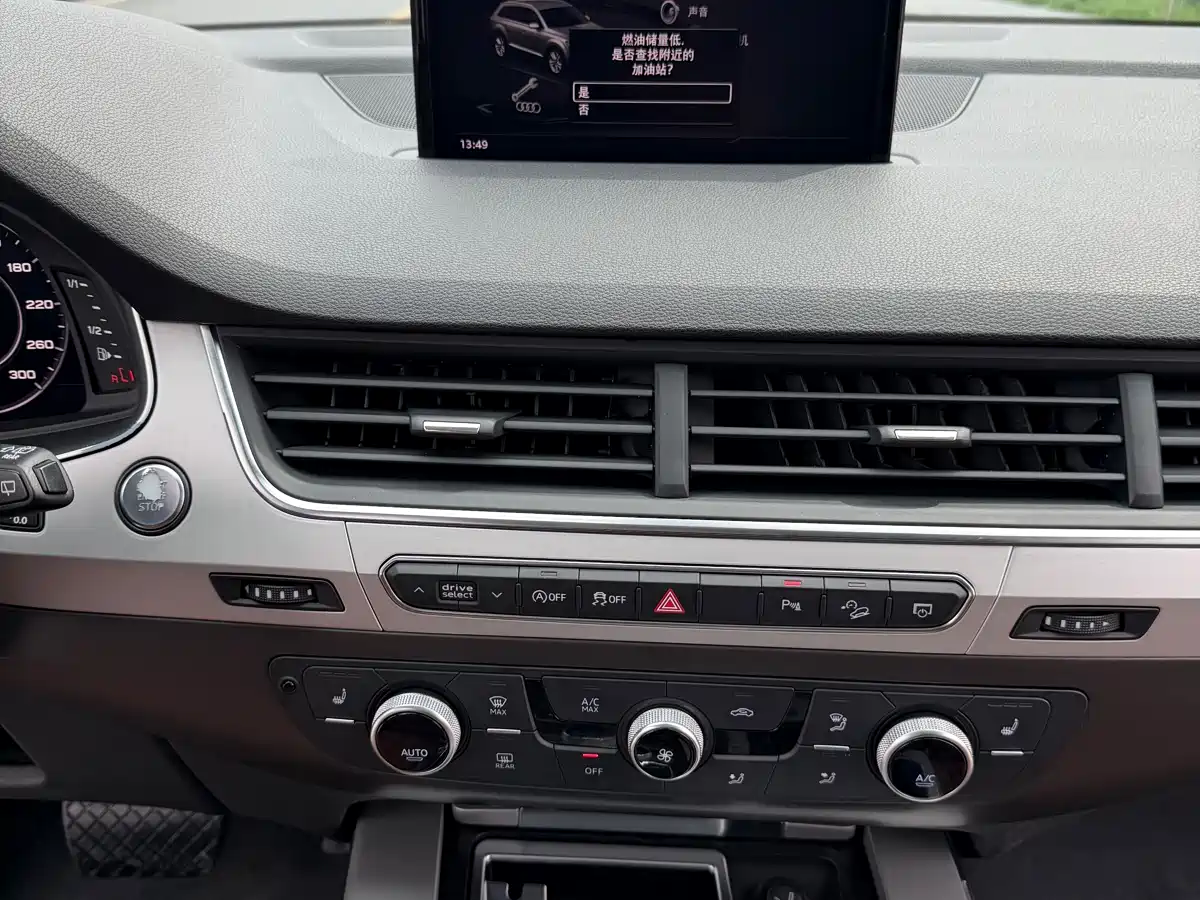 Audi Q7 2018 45 TFSI Technology фото 21