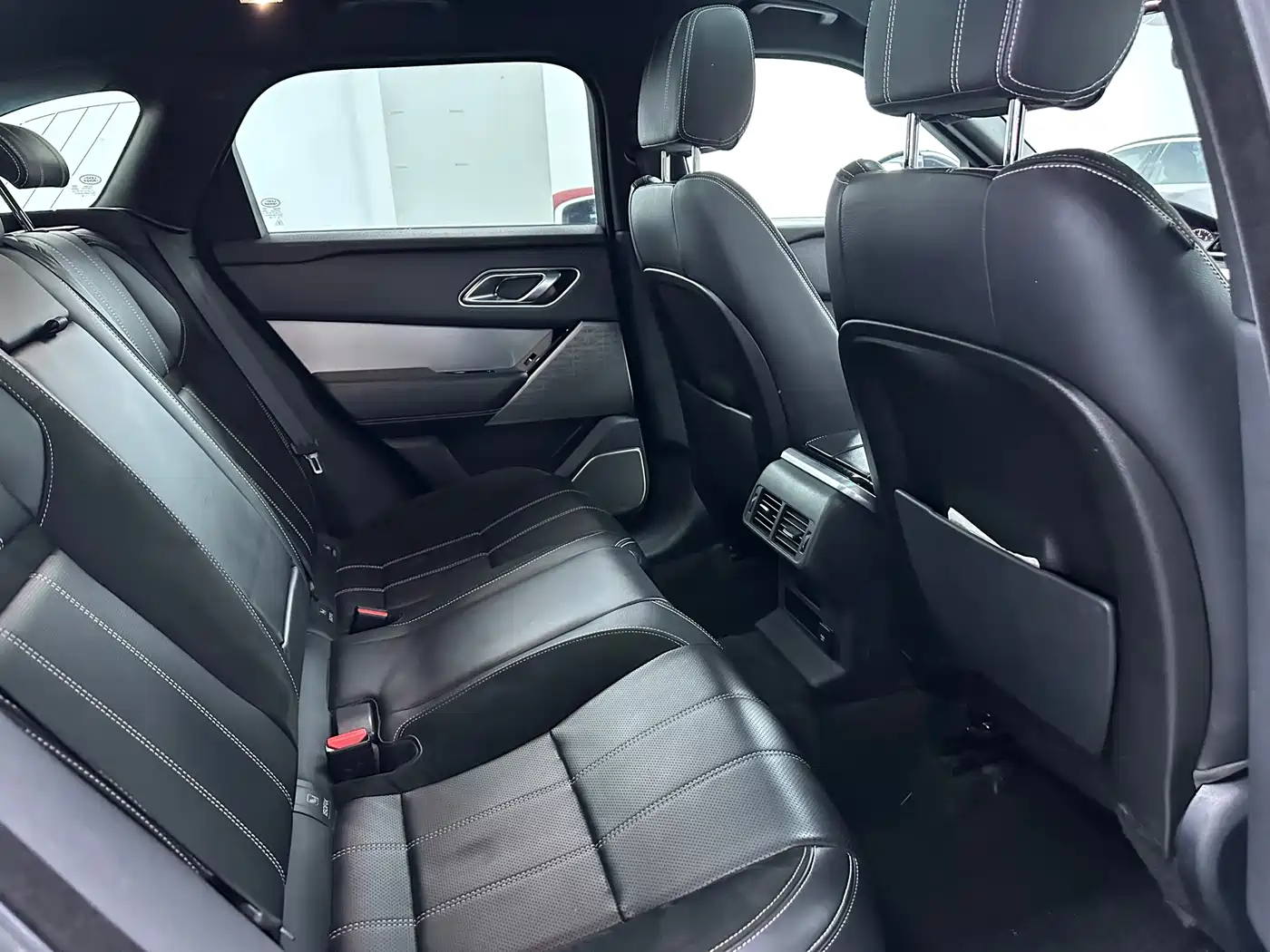 Land Rover Range Rover Velar 2019 380PS R-DYNAMIC SE фото 14
