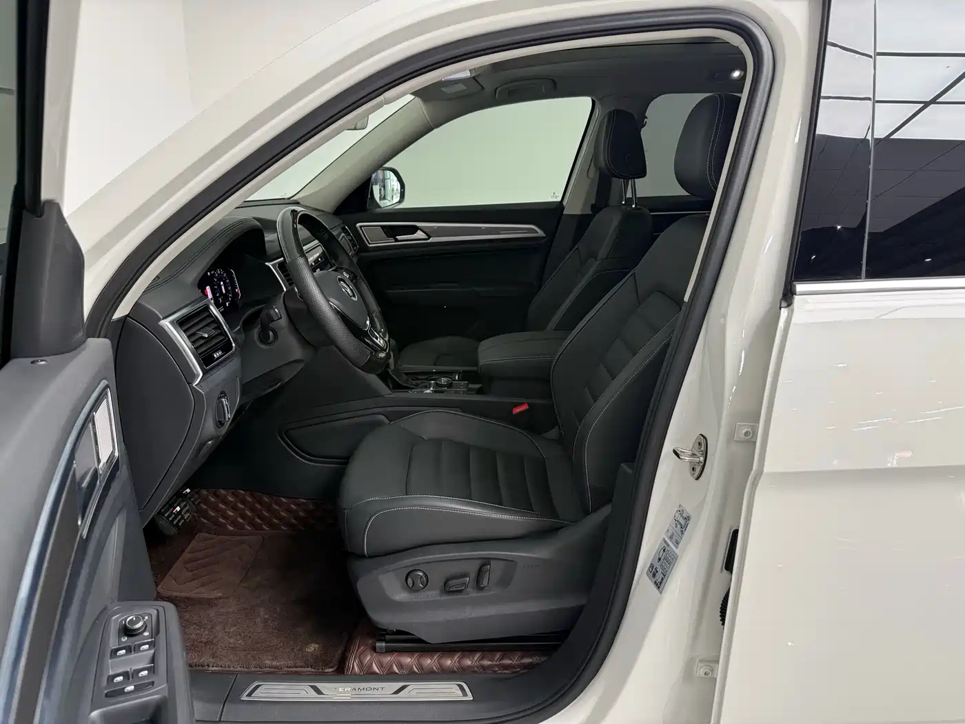 Volkswagen Teramont 2020 380TSI 4WD Luxury Edition China VI фото 12