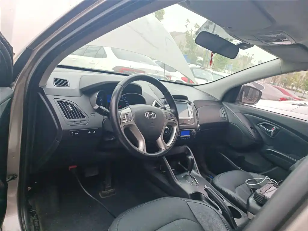 Hyundai Beijing Hyundai ix35 2015 2.0L Automatic 2WD Smart Type China IV фото 10