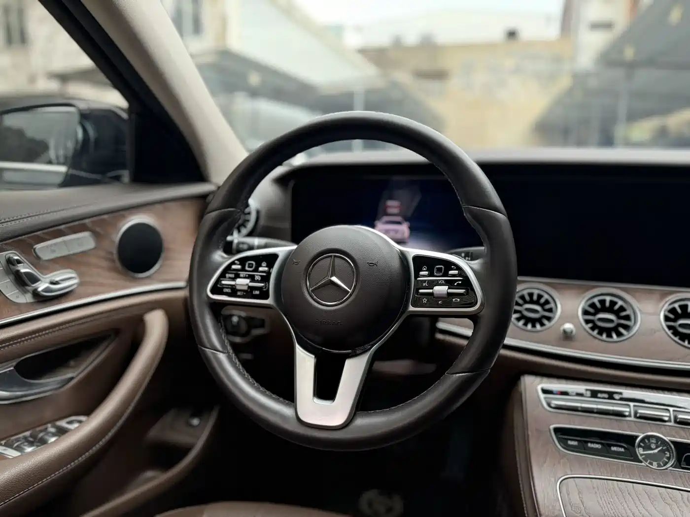 Mercedes-Benz E-Class 2020 E 300 L Fashion фото 5
