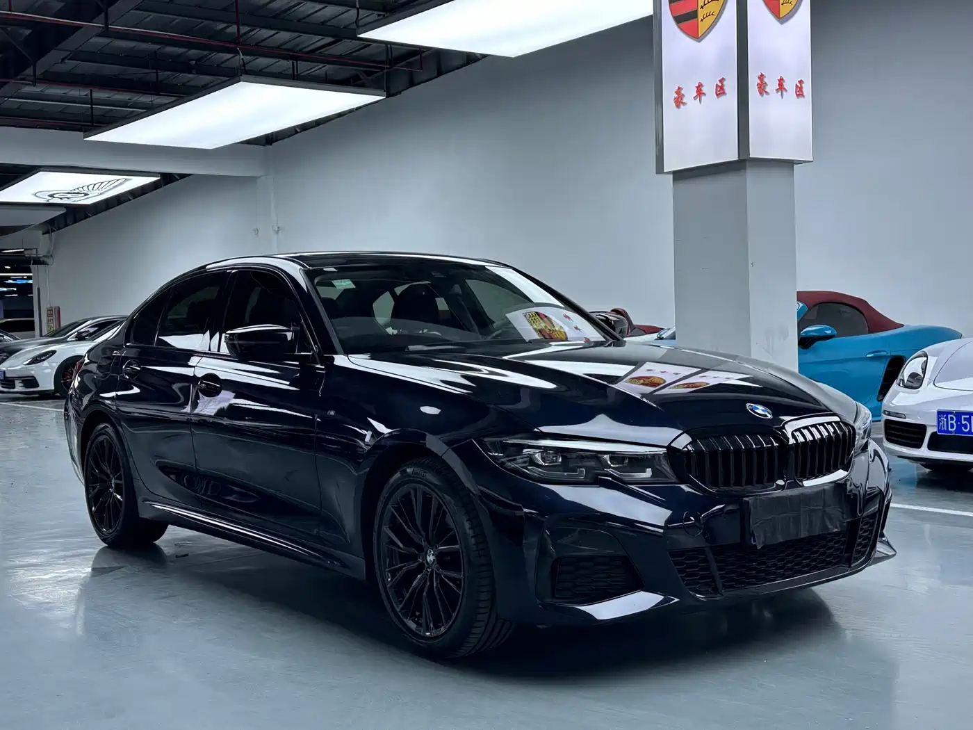 BMW 3 Series 2022 325i M Sport Shadow Edition фото 3