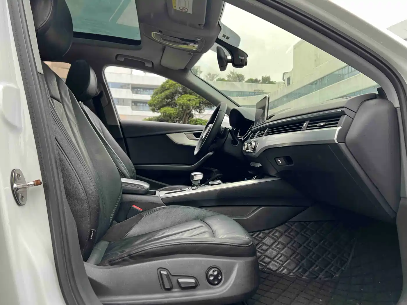 Audi A4L 2018 30th Anniversary 40 TFSI Fashion фото 5
