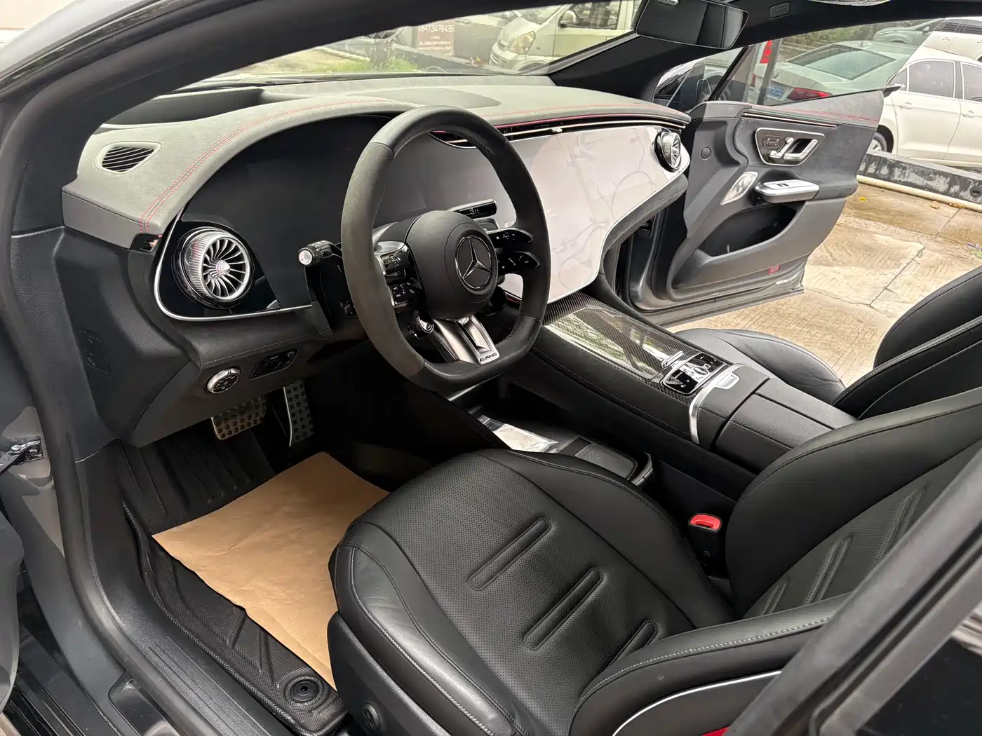 MERCEDES-BENZ EQE AMG