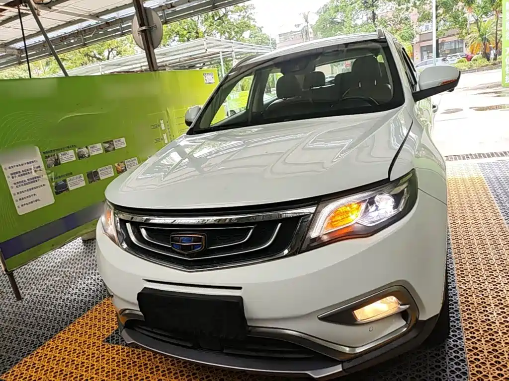 Фото 3 - Geely Atlas