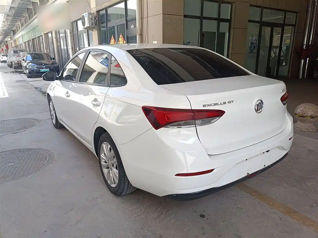 Buick Excelle 2021 Facelift Exemplar 1.5L Auto Progressive фото 5